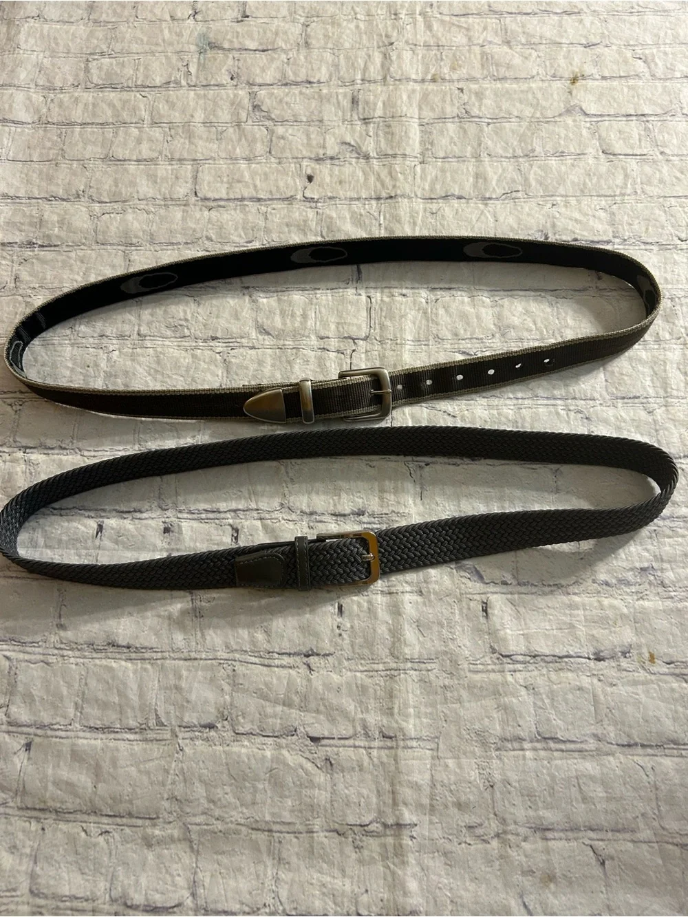 LOT OF (2) MEN NEUTRAL COLOR BELTS GREY STRETCH & TAUPE/TAN FABRIC SILVER TONE